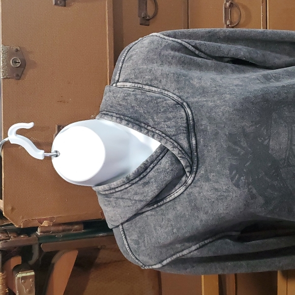 MALIBU SURF SHACK hoodie.    #4239 - Picture 4 of 8